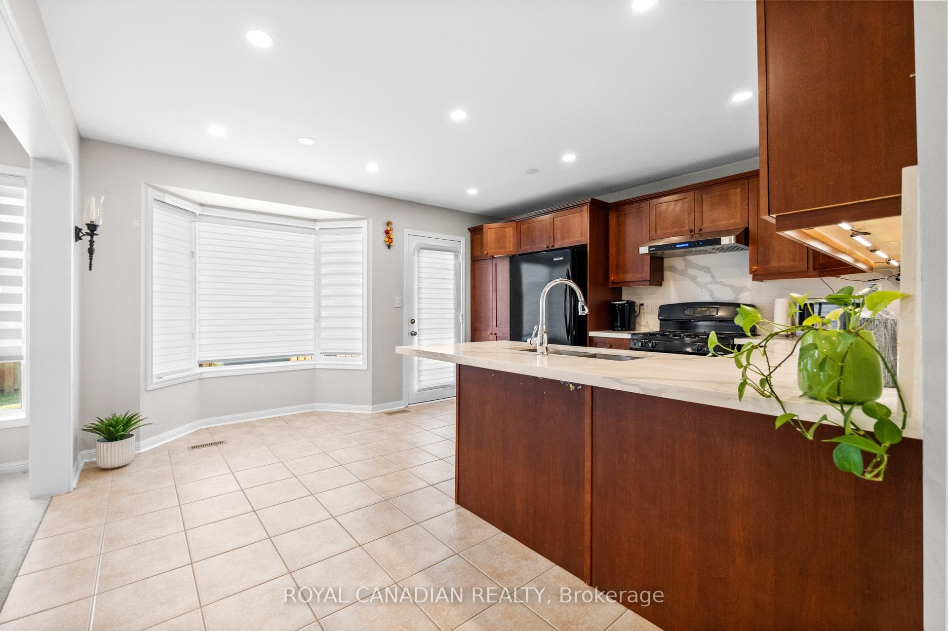 959 Lancaster Boulevard photo 12