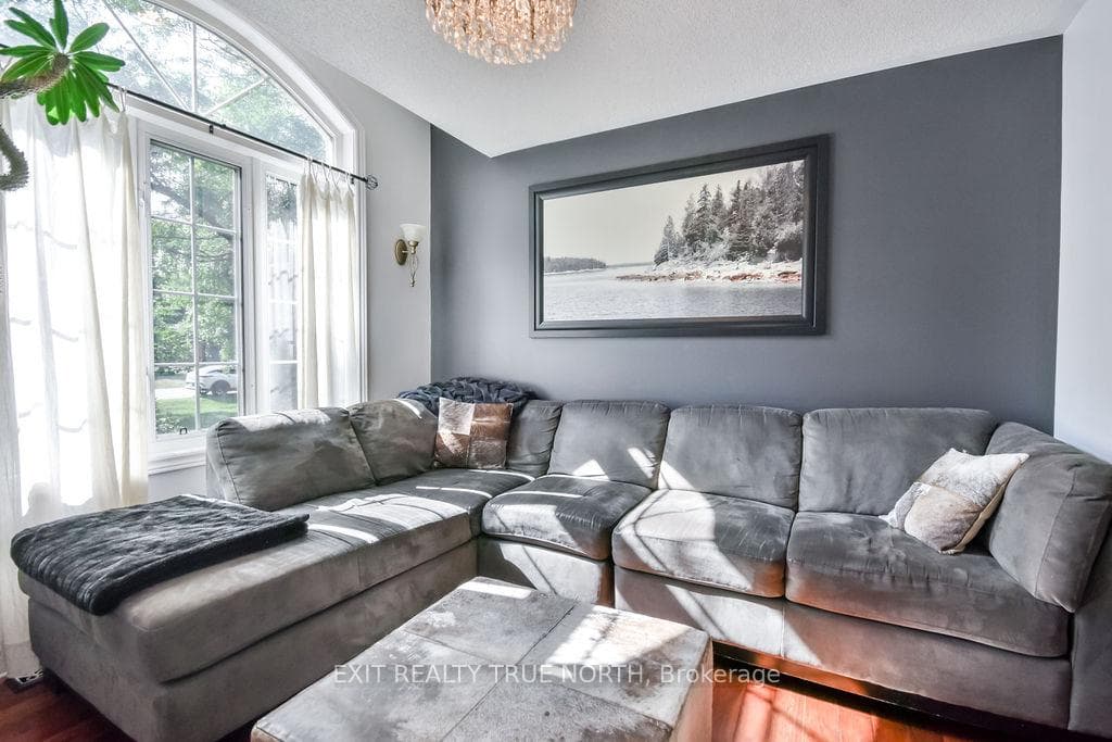 28 Nicholson Crescent photo 16