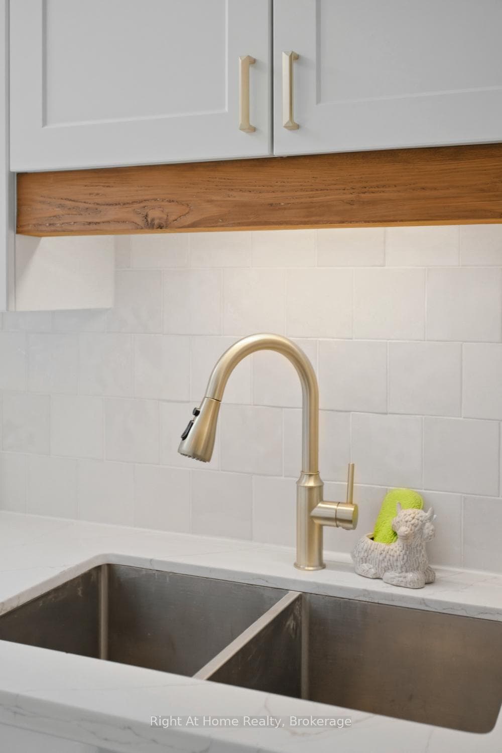 Stunning backsplash tiles with an organic feel