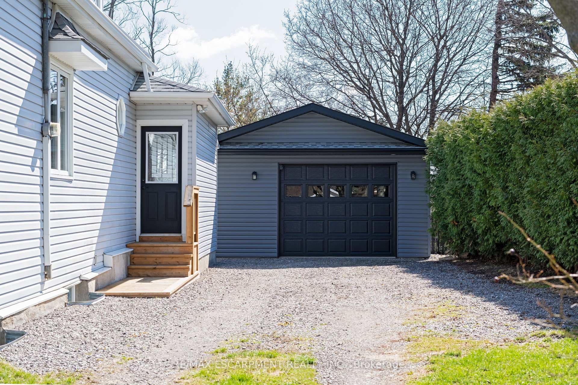 621 Rosseau Road photo 43