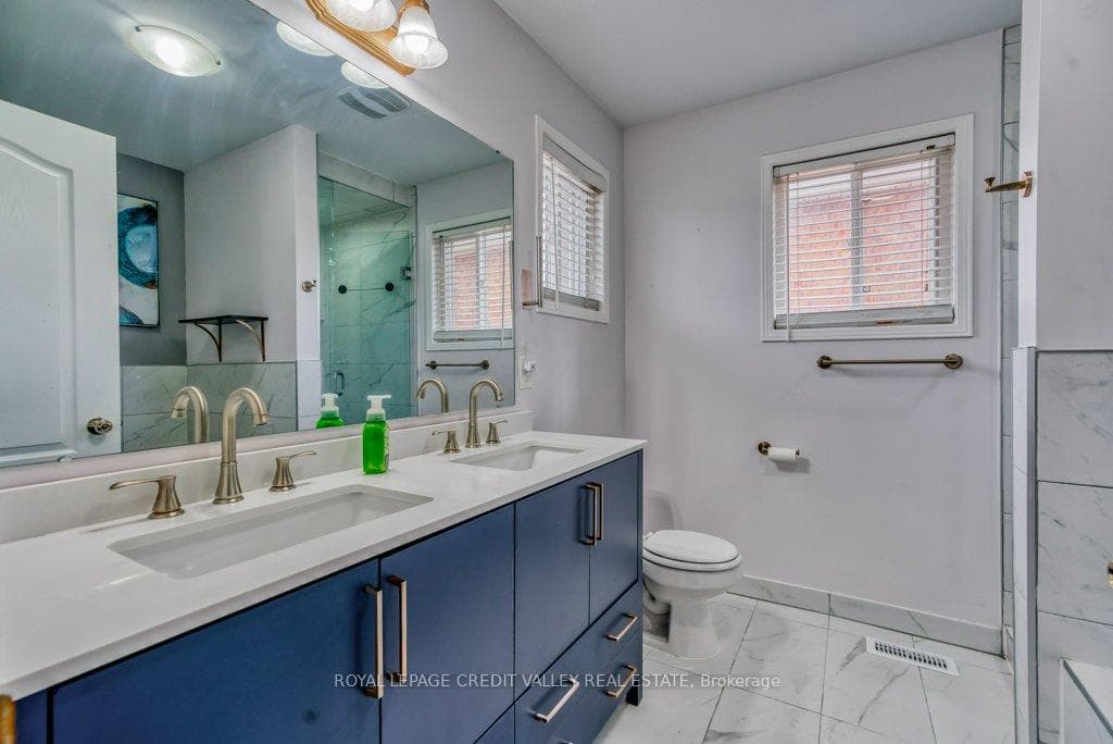 23 Thornbush Boulevard photo 26