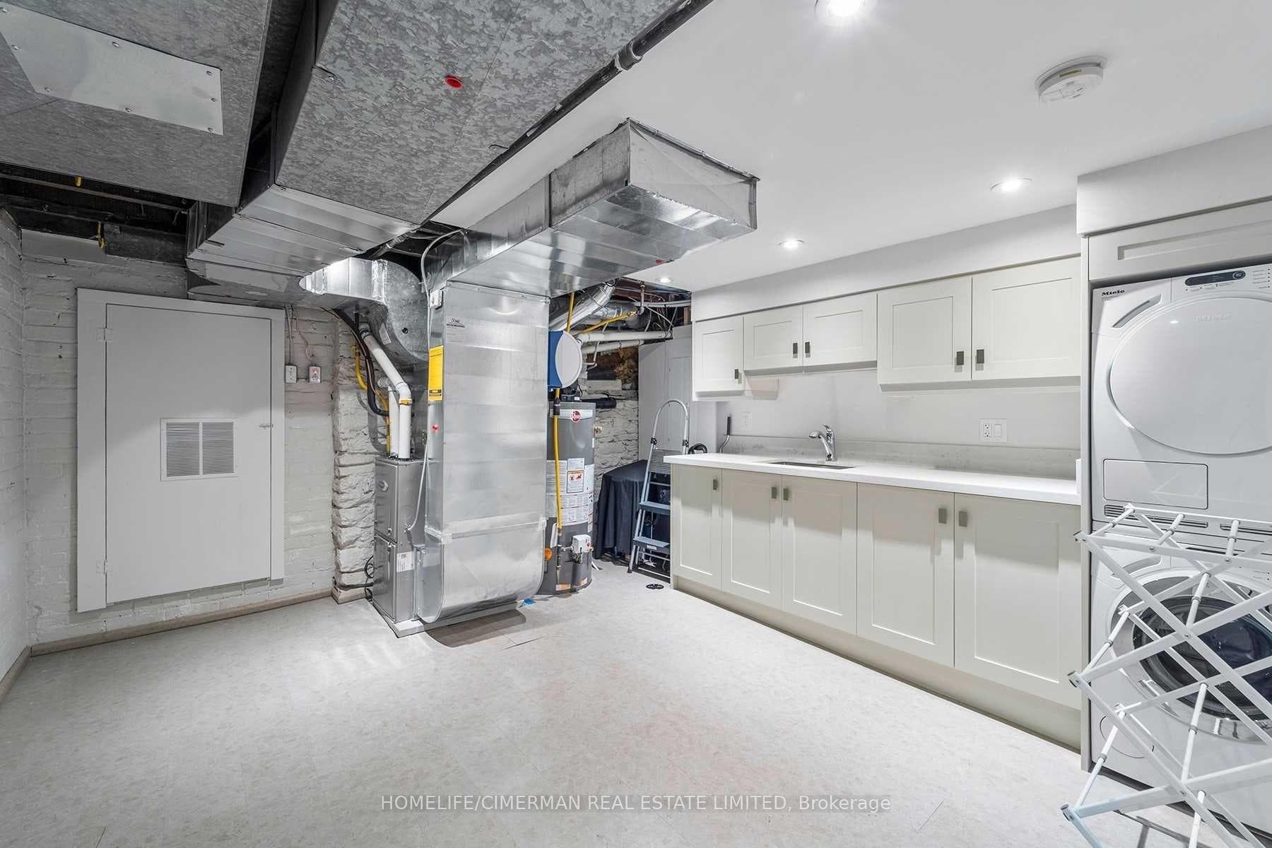 338 Wellesley Street photo 15