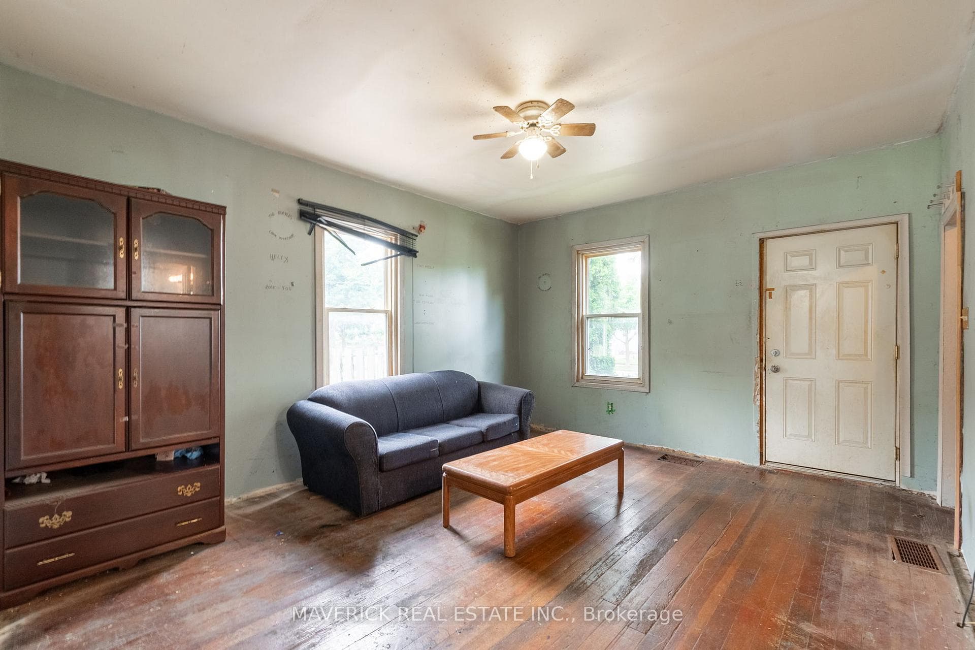 77 St Julien Street photo 4