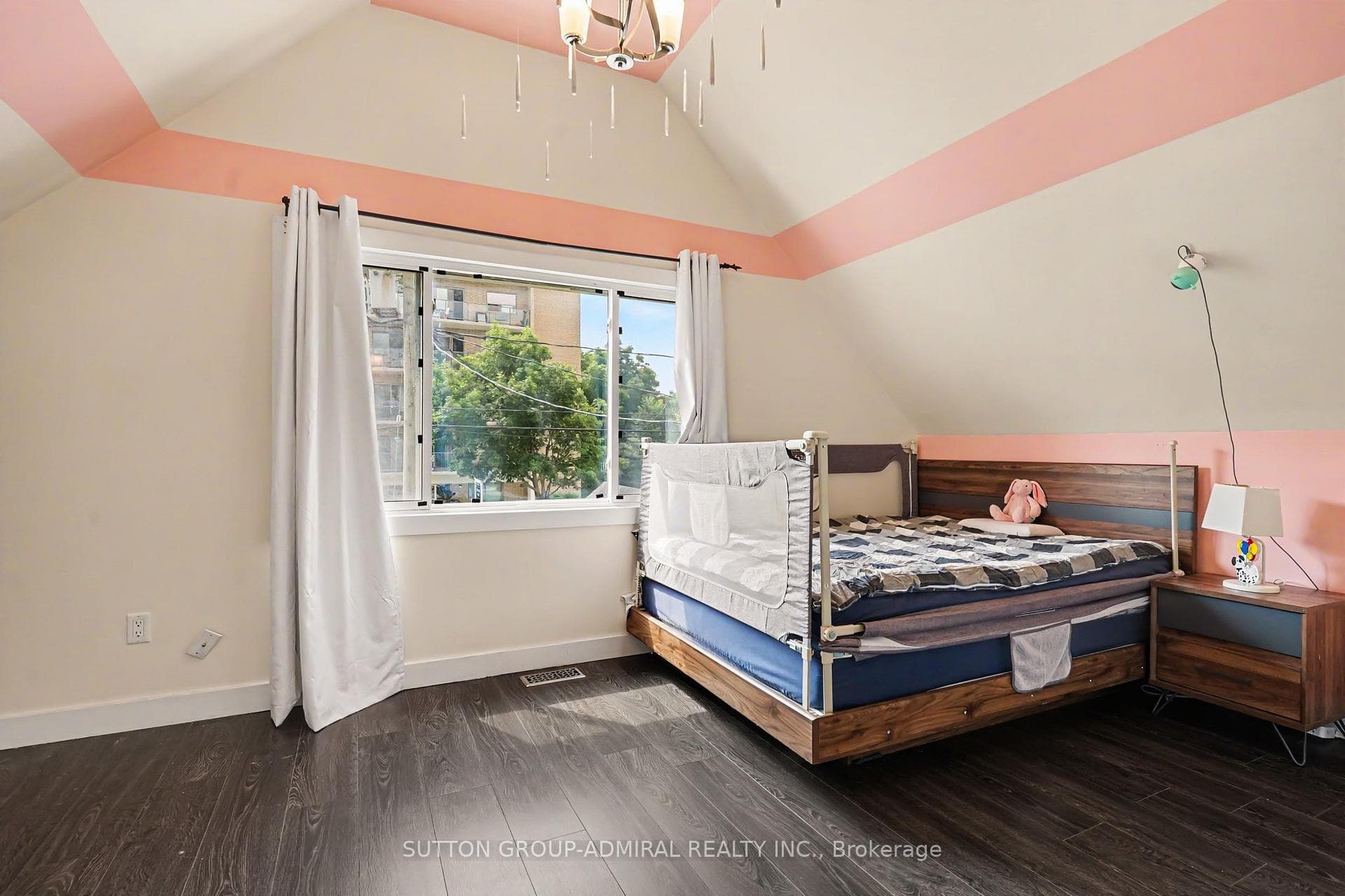 406 Stirling Avenue photo 15