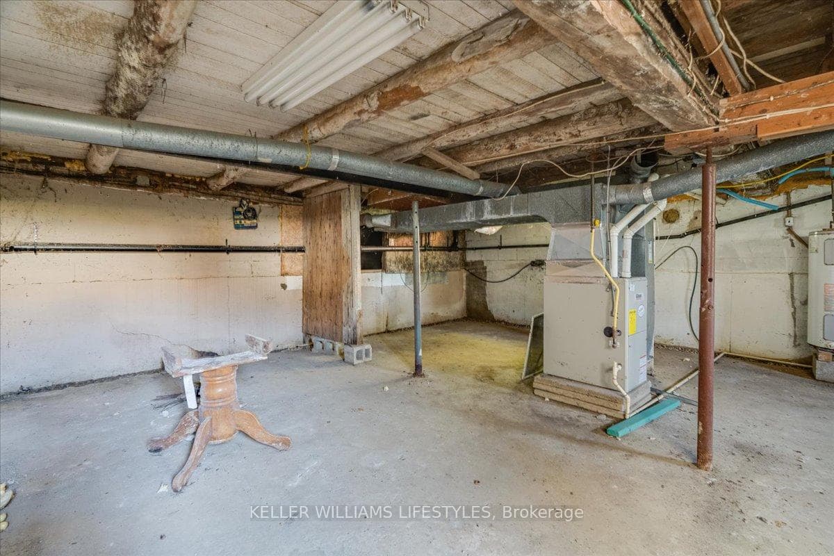 6079 Longwoods Road photo 20