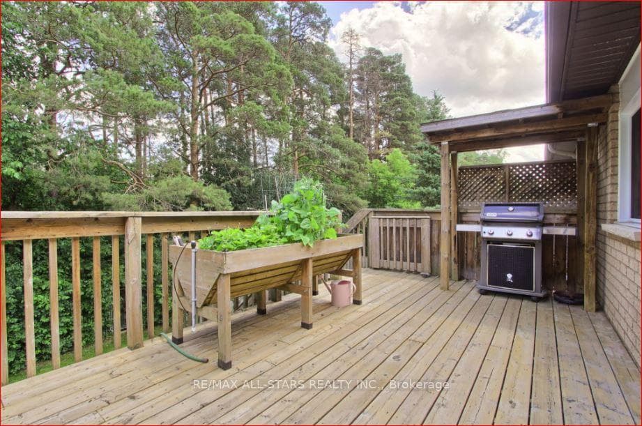 91 Kate Aitken Crescent photo 28