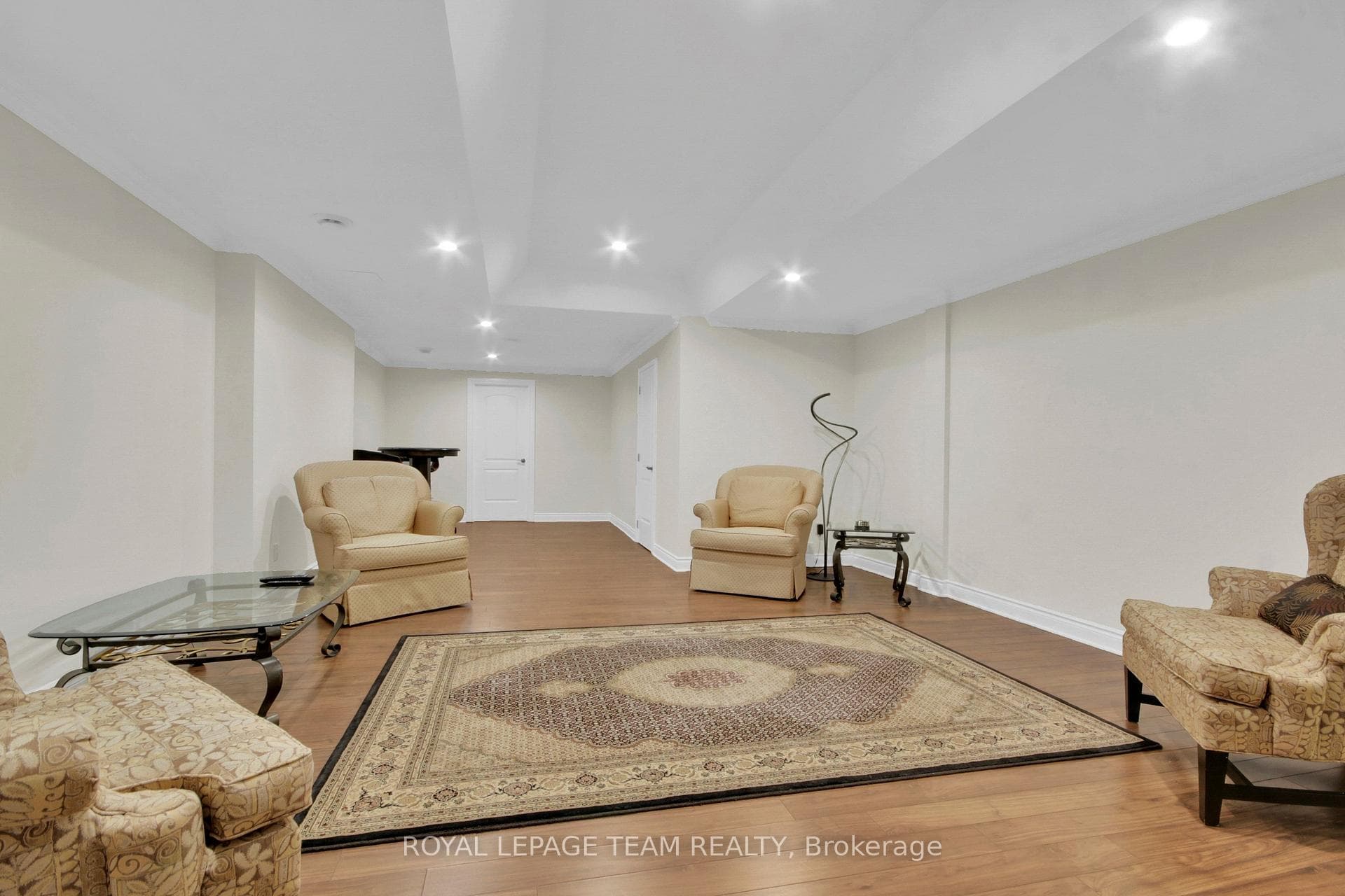 5591 Manotick Main Street photo 33