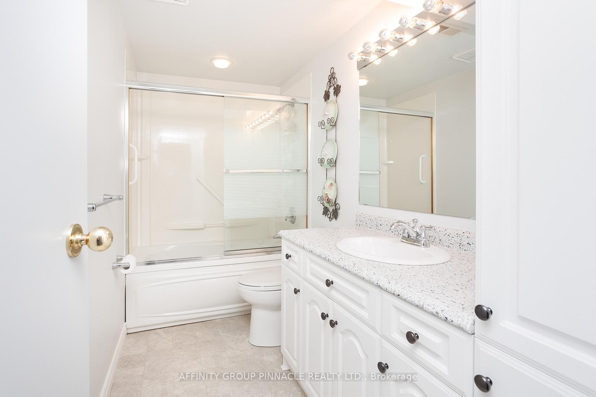 69 Beechwood Avenue photo 31