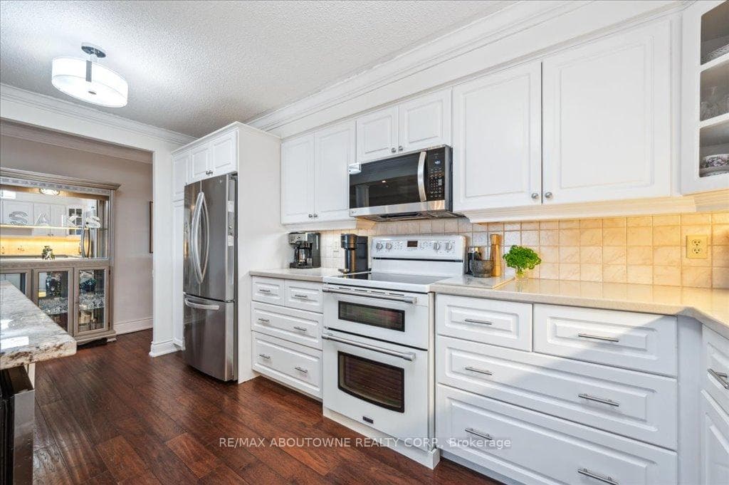 2175 Marine Drive Unit 1102 photo 8