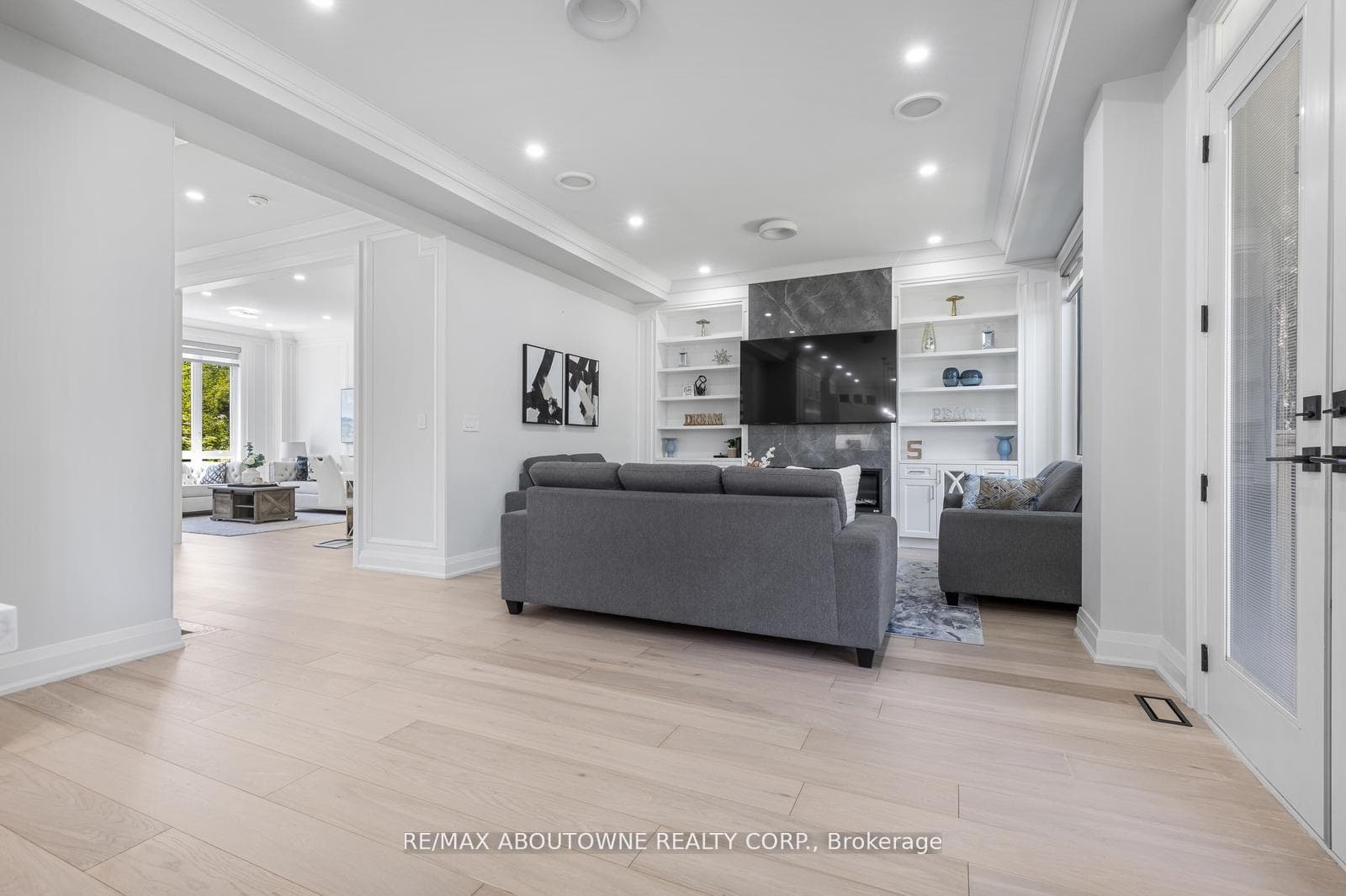 455 Samford Place photo 14