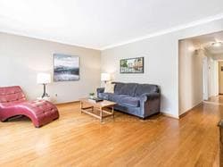 8 Cheshire Drive photo 2