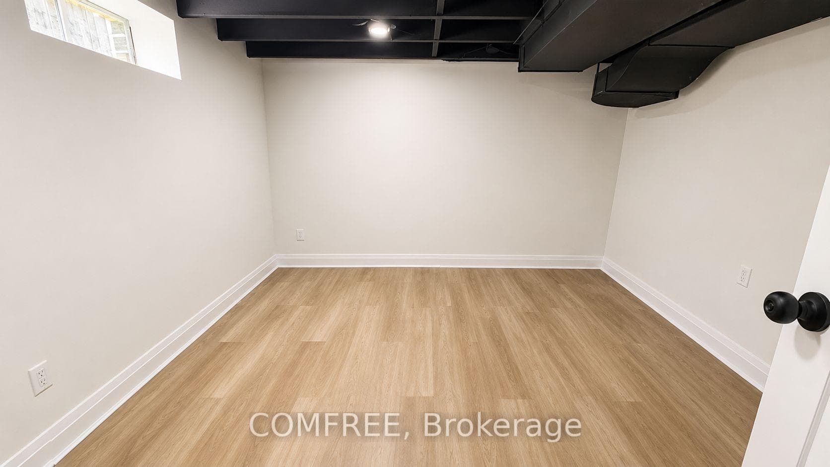 423 Richmond Street photo 16