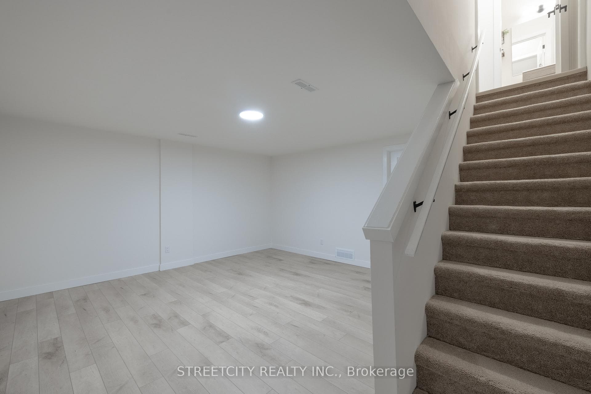 226 Highview Avenue Unit 64 photo 26