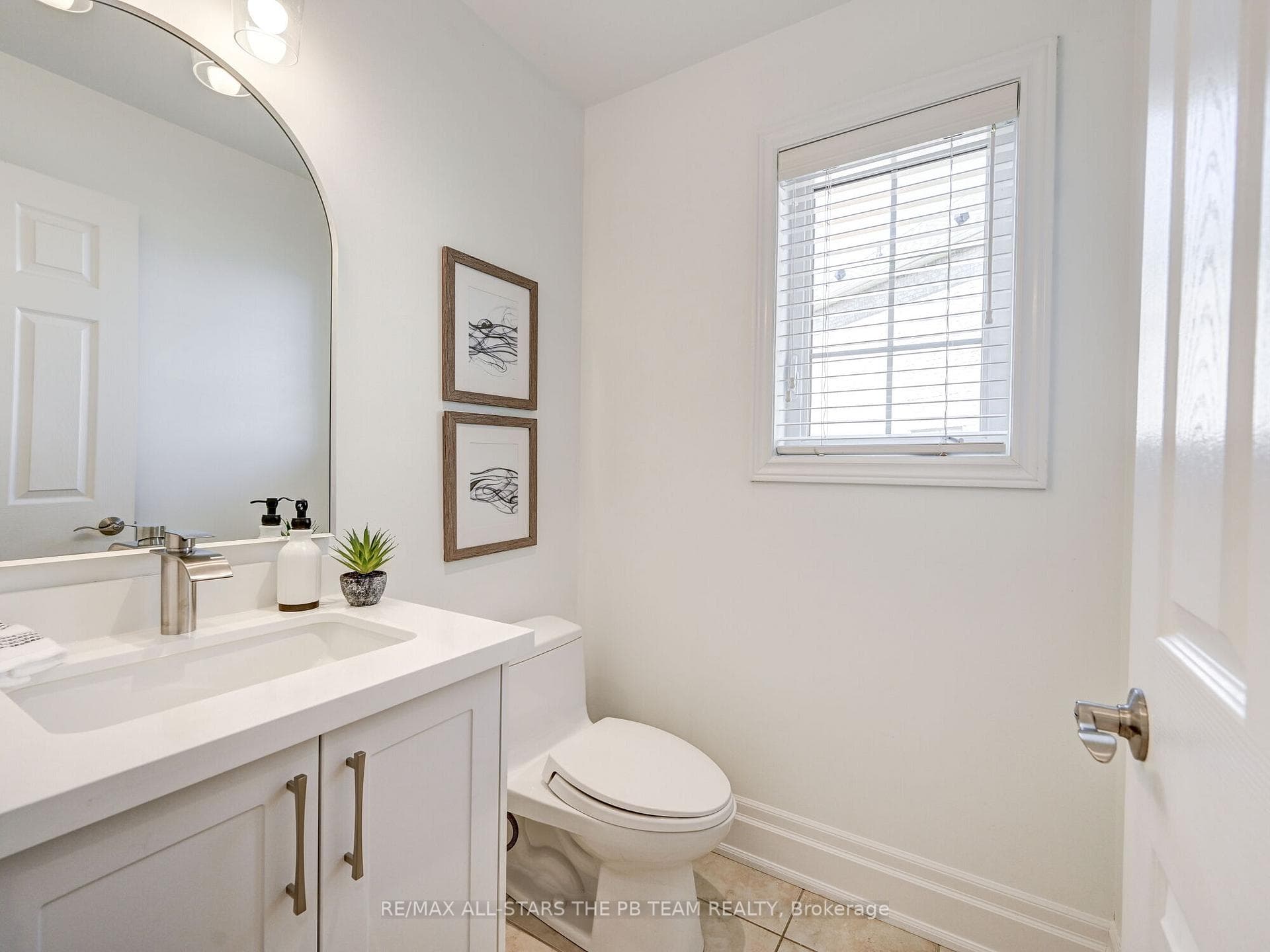 554 Foxcroft Boulevard photo 19