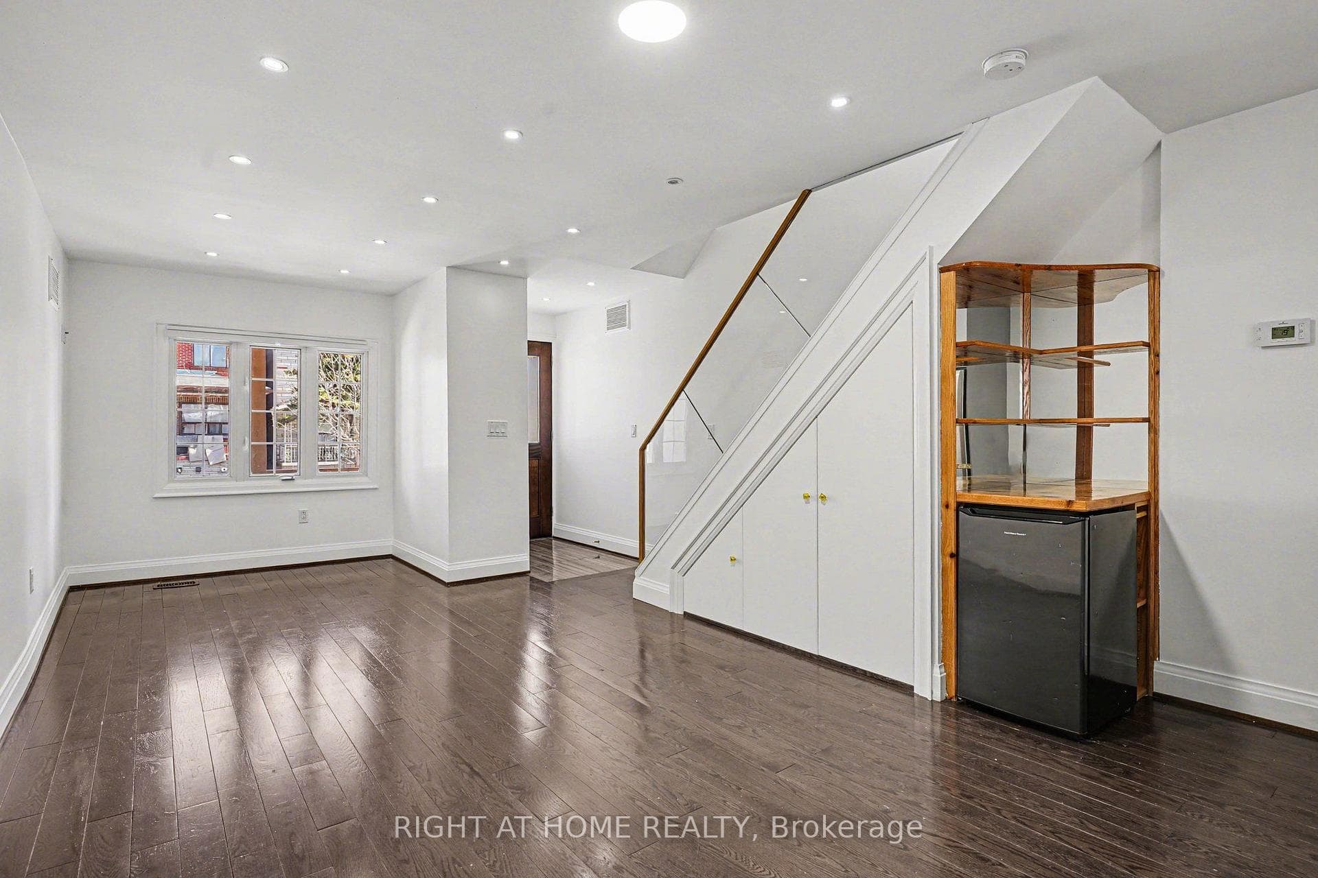 174 Rosethorn Avenue photo 5