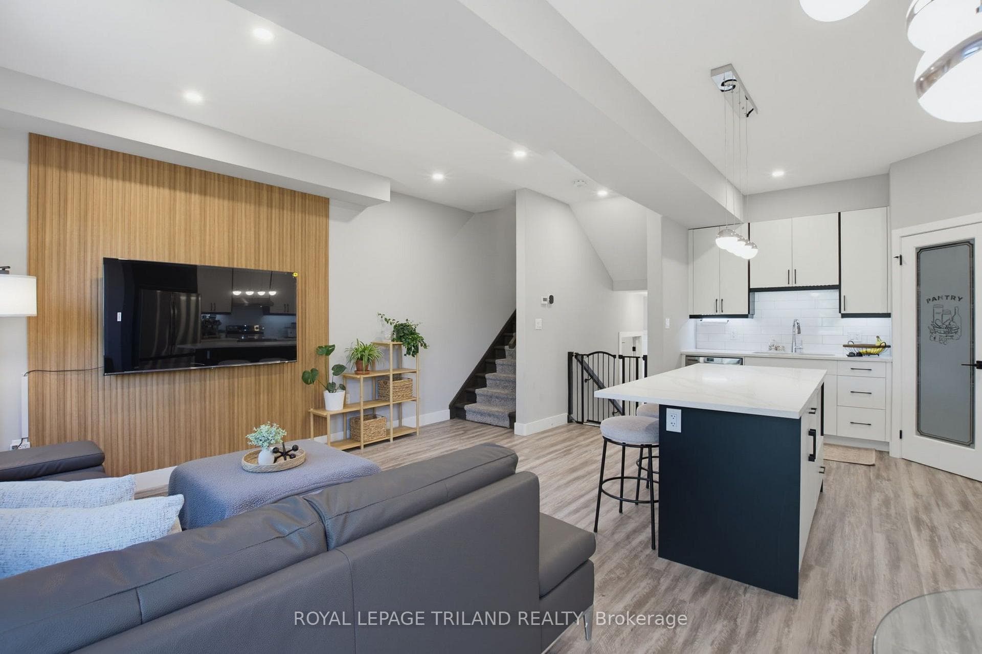3557 Colonel Talbot Road Unit 14 photo 16