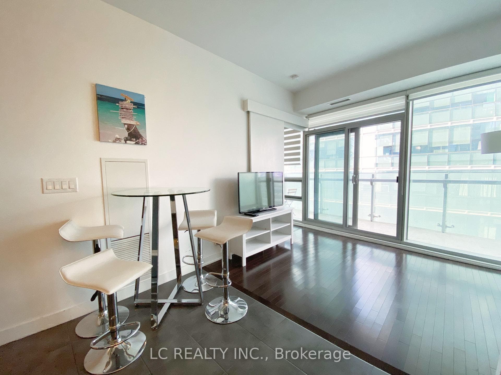 14 York Street Unit 3909 photo 3