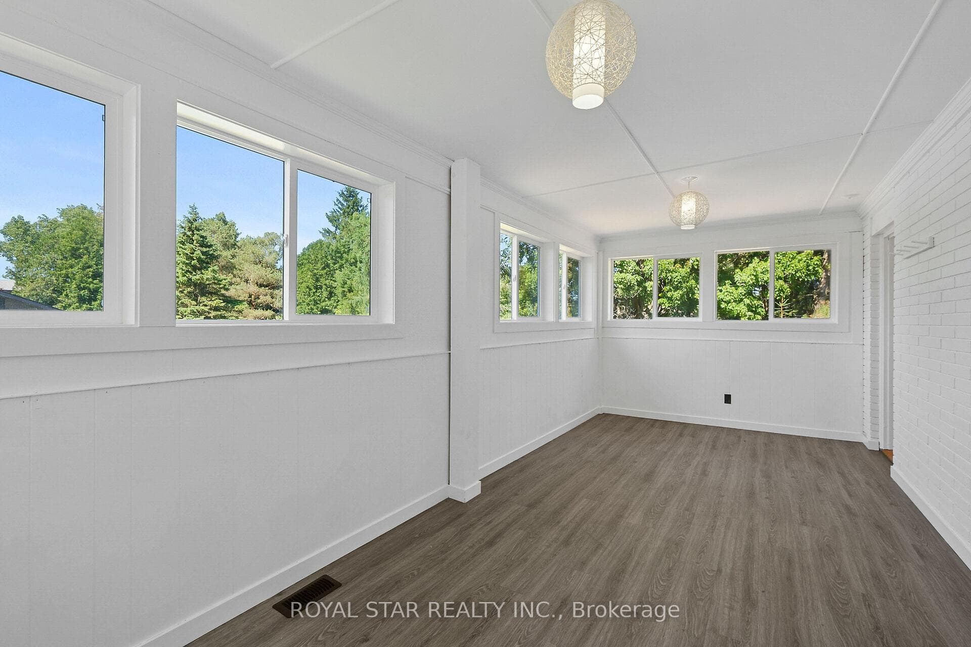 10 Delong Drive photo 17