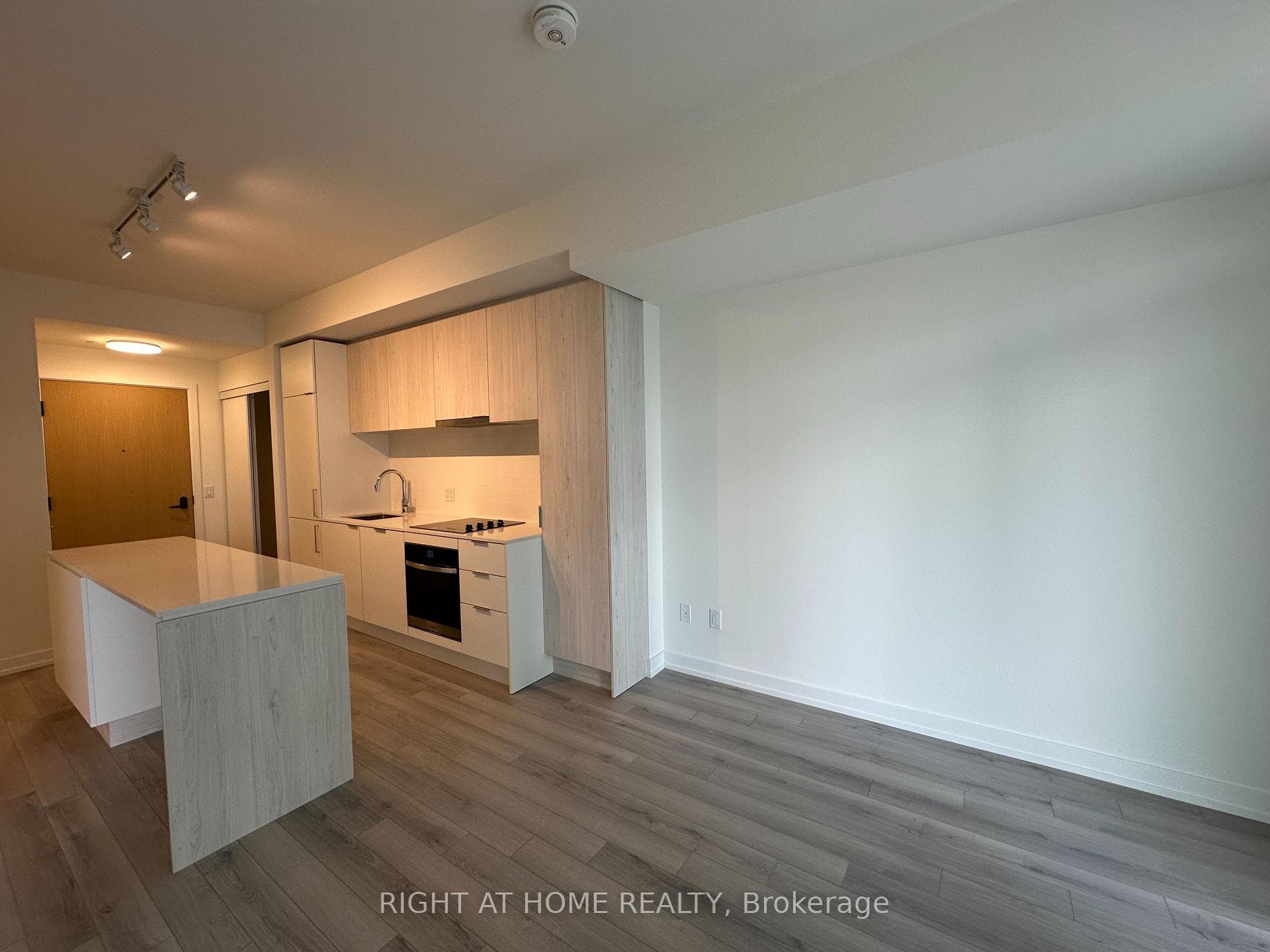 89 CHURCH Street Unit 3102 photo 11