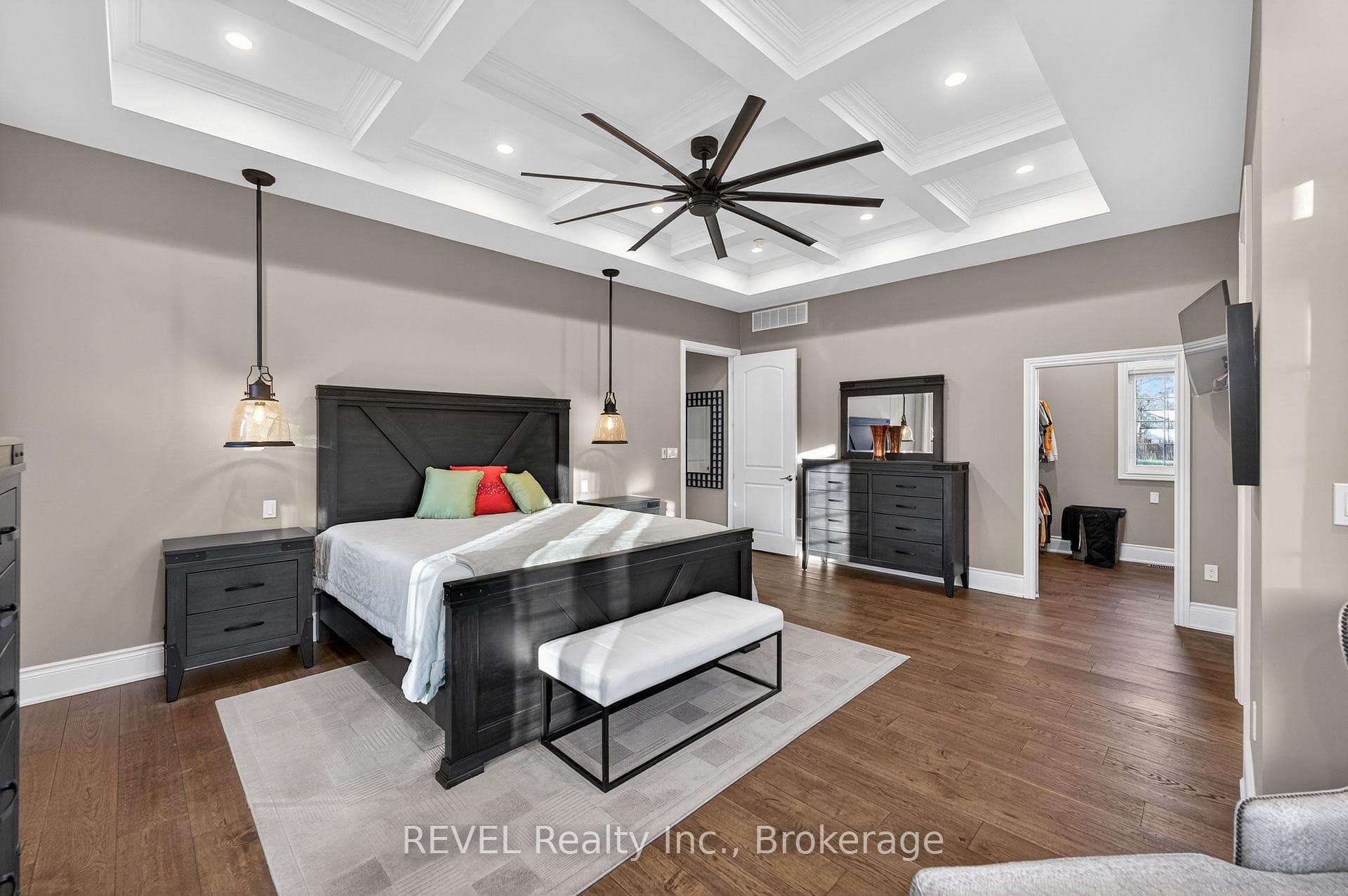 1041 Oakhill Boulevard photo 36