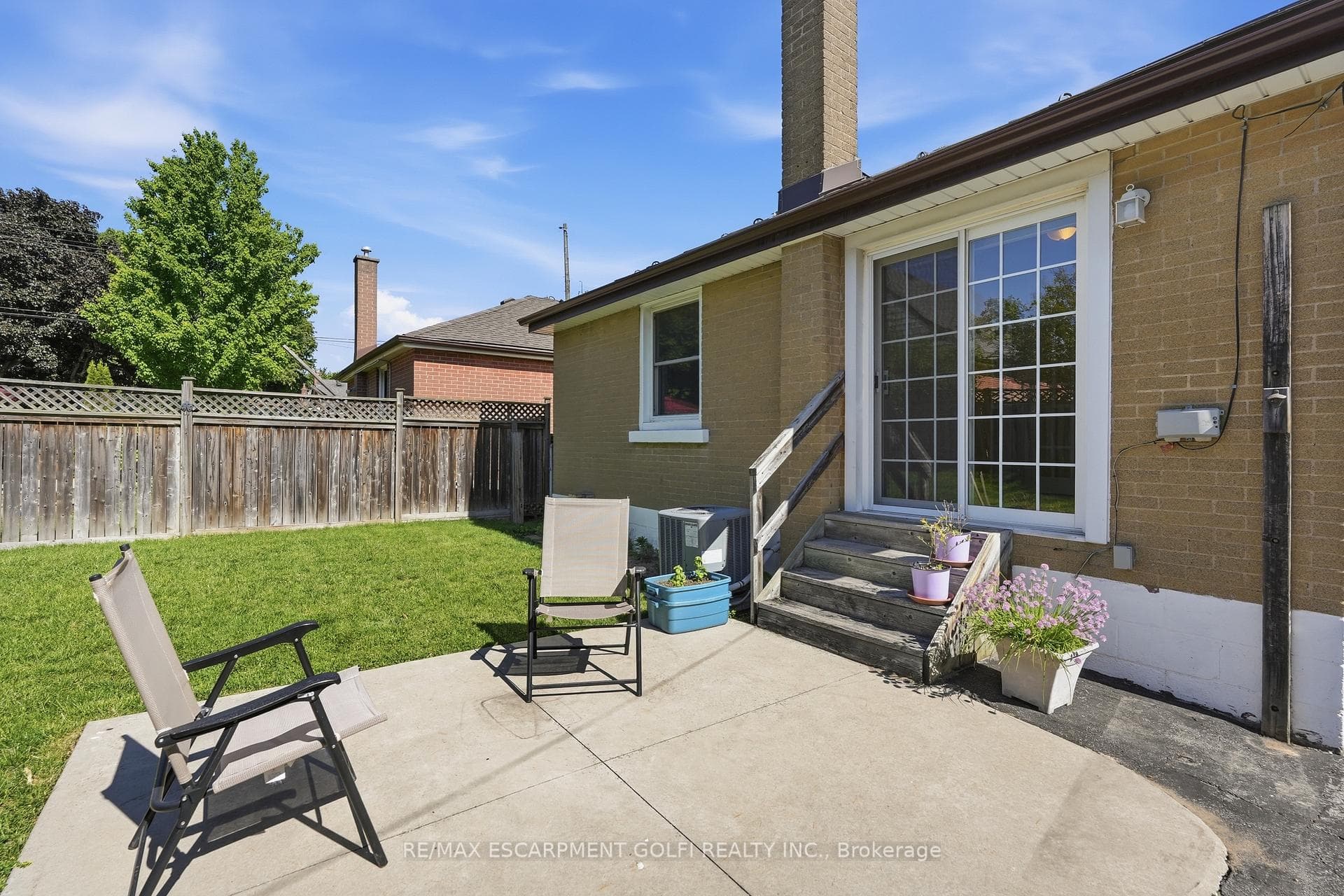 764 Brucedale Avenue photo 28
