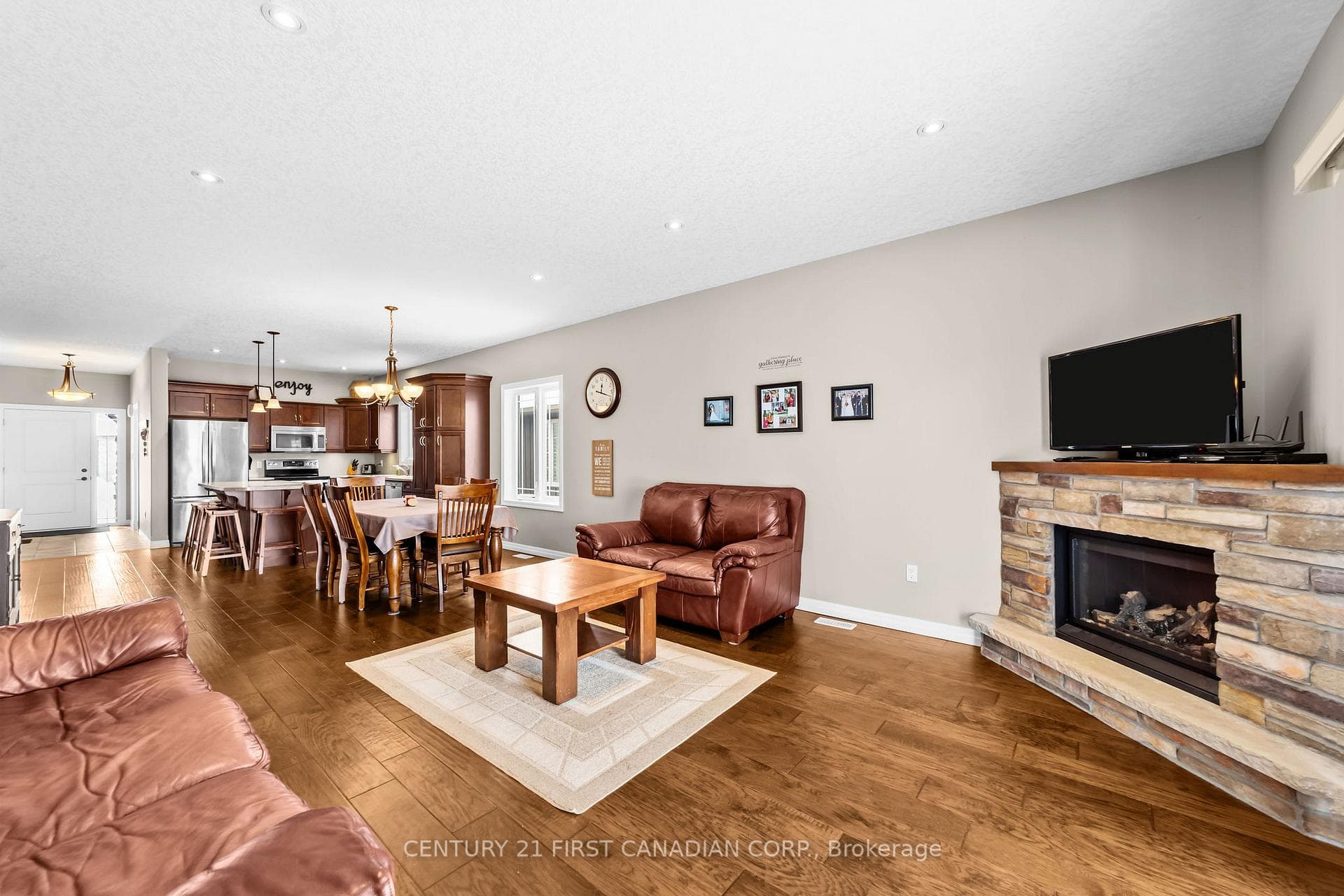 272 Walnut Street photo 13