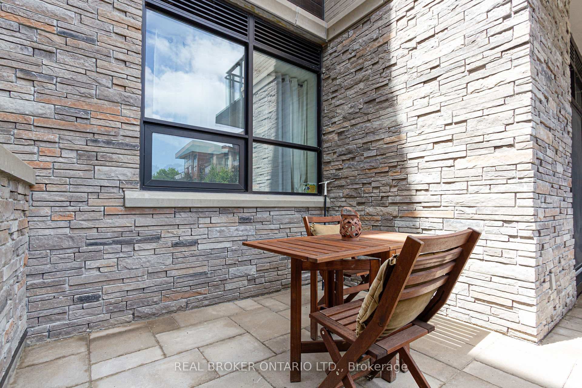 1575 Lakeshore Road Unit 161 photo 20
