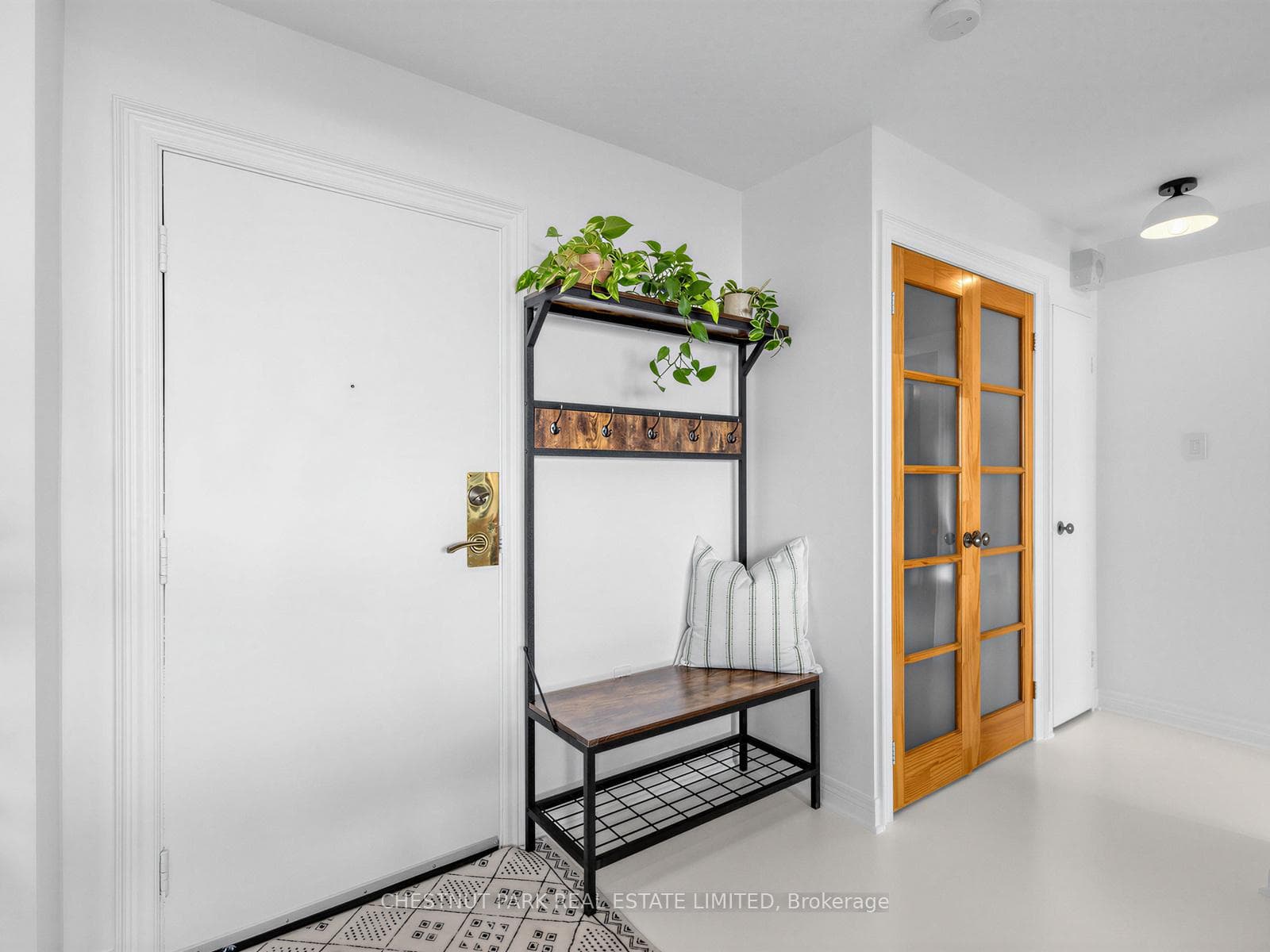 541 Blackthorn Avenue Unit 1210 photo 2