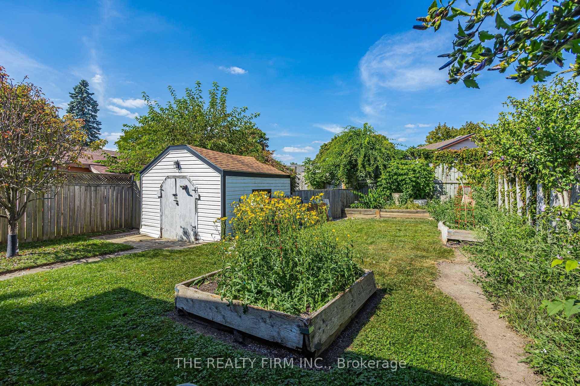 681 Ladybrook Crescent photo 35