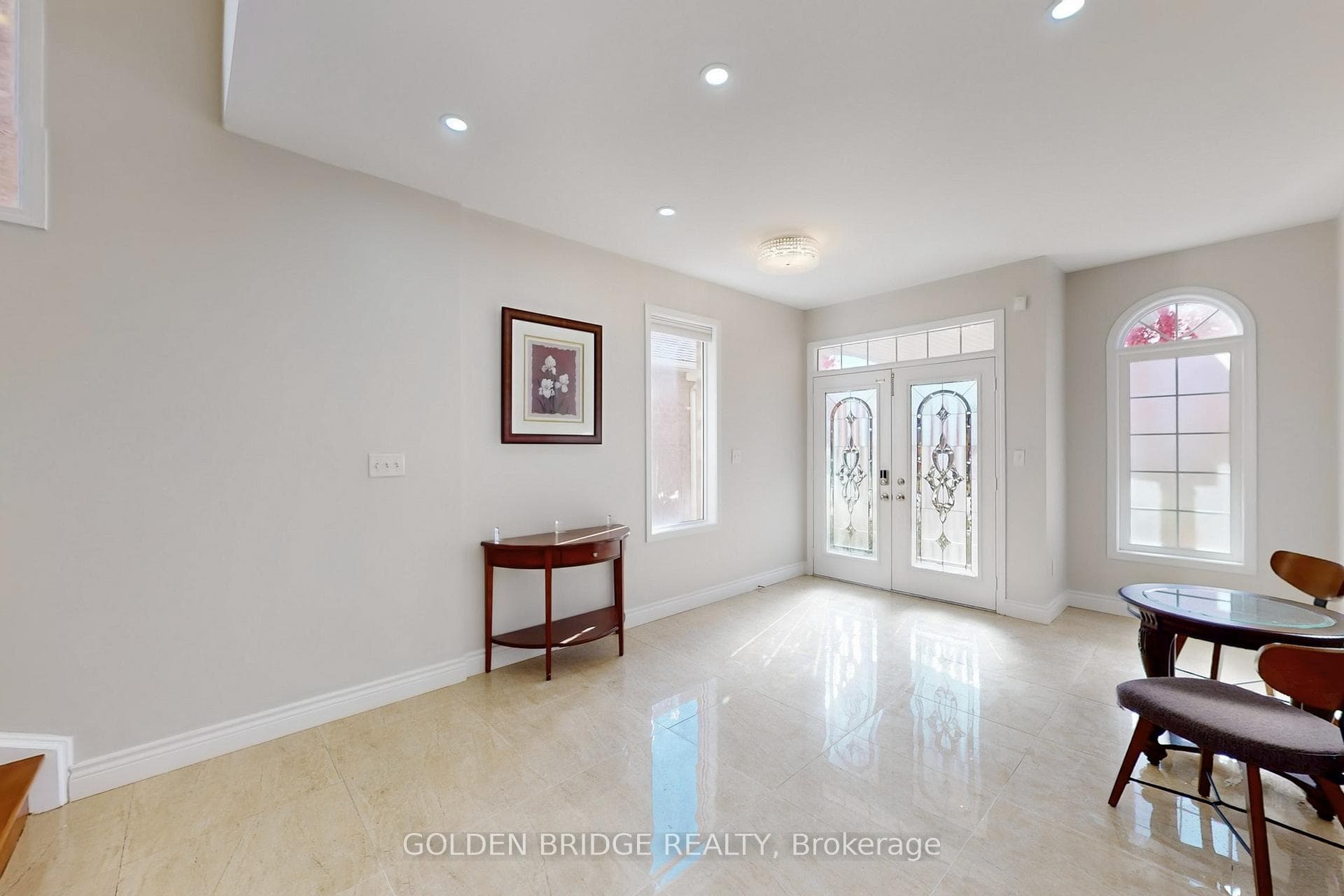 158 Worthington Avenue photo 3