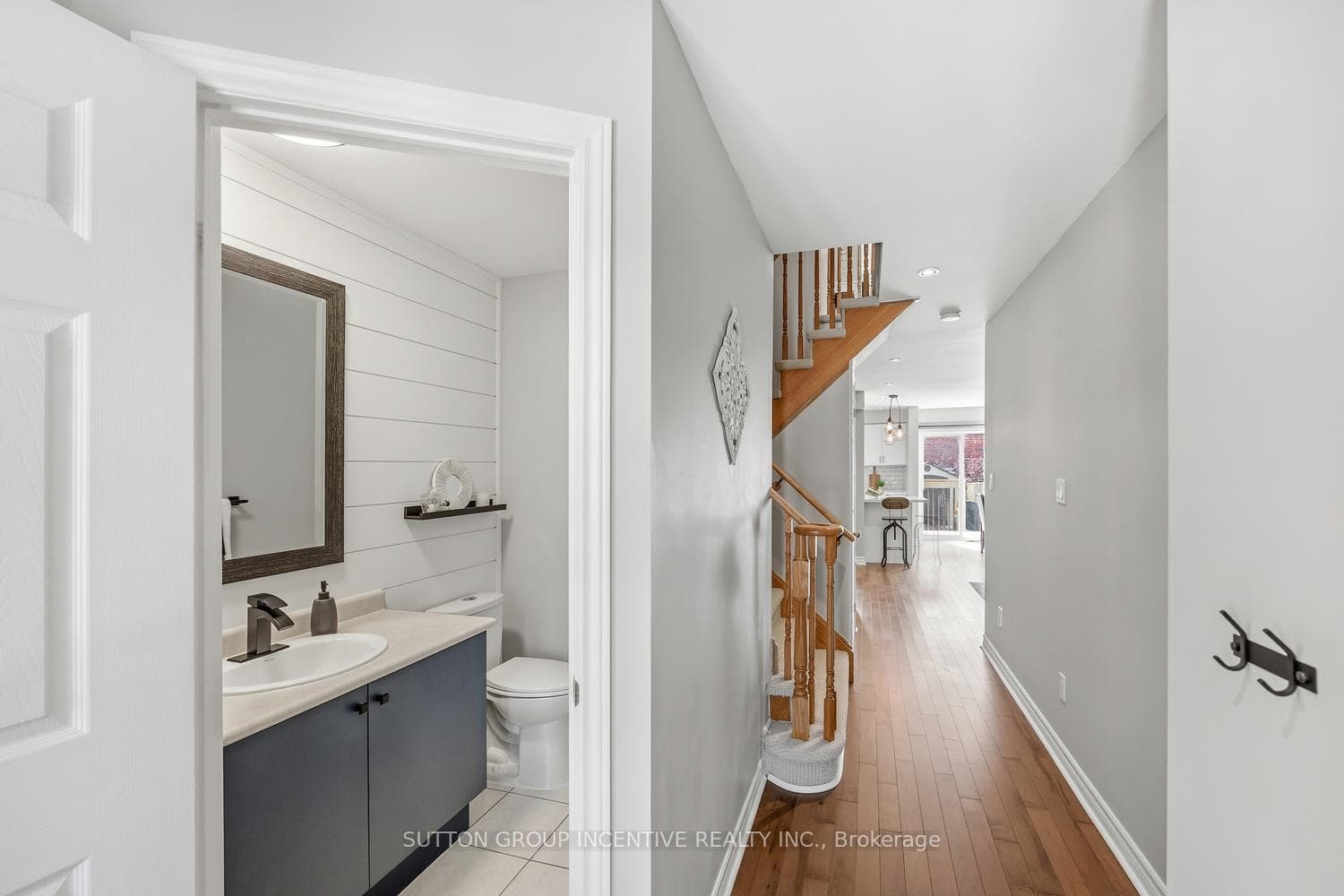 119 Angier Crescent photo 6