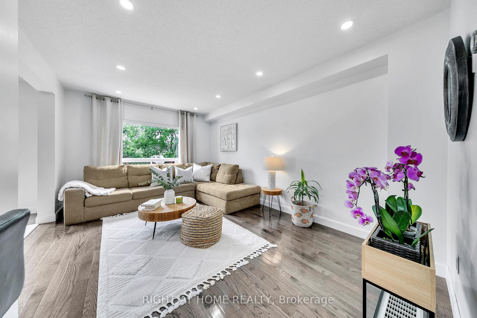 77 Milson Crescent photo 6