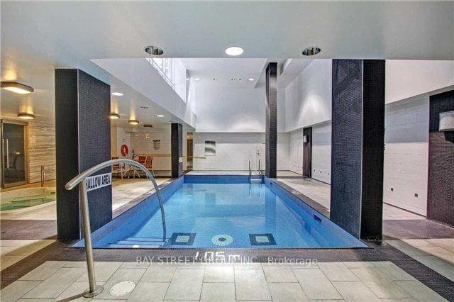 21 Carlton Street Unit 1607 photo 21