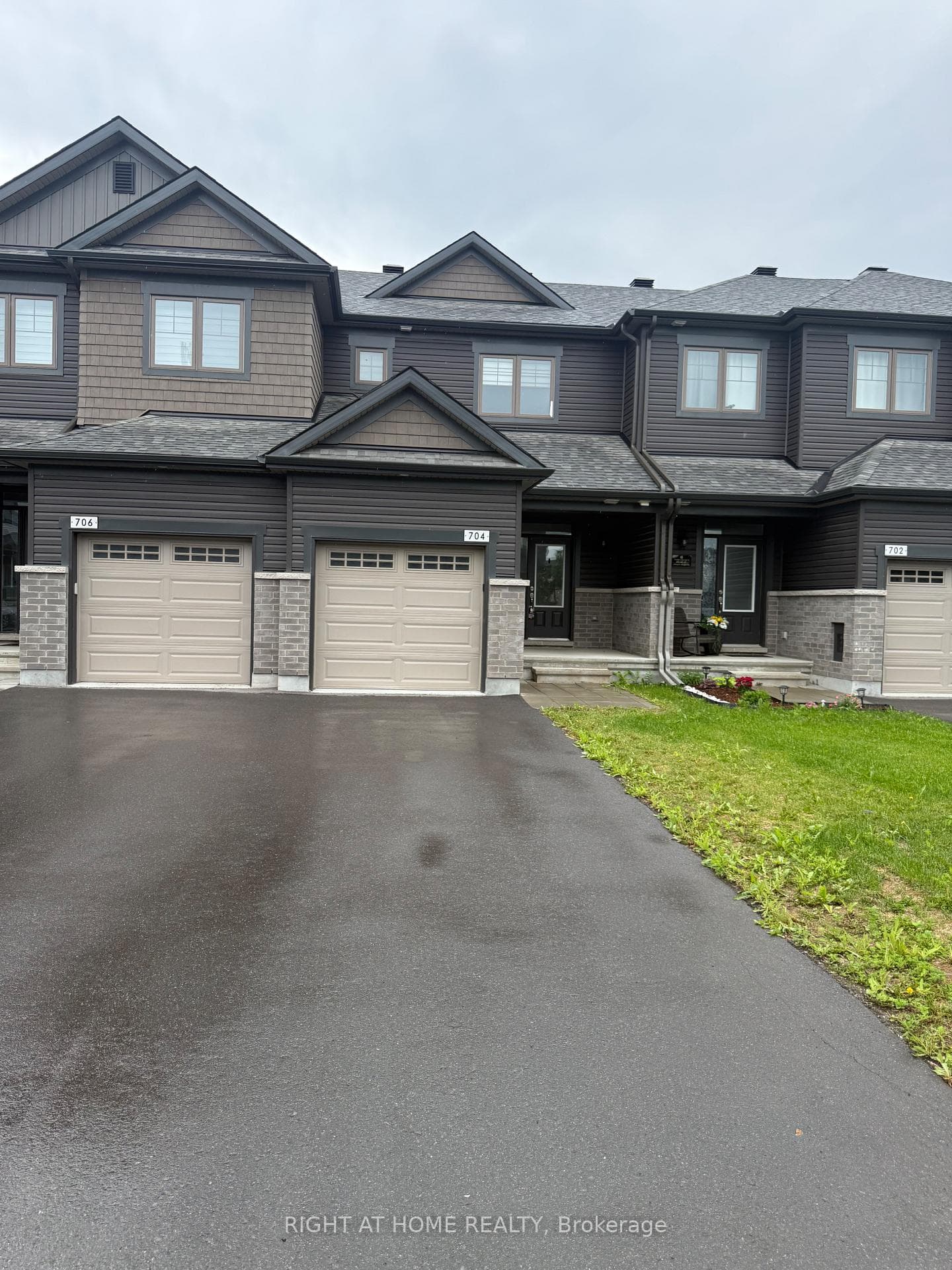704 PETANQUE Crescent photo 1