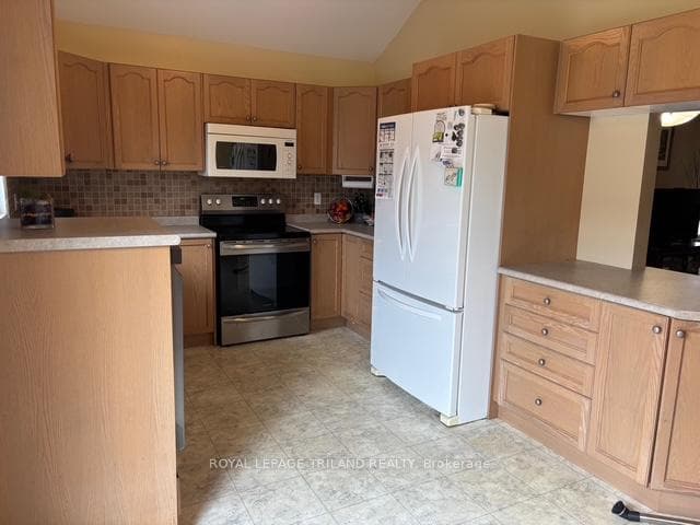 837 Silversmith Street photo 2