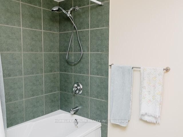 117 Gerrard Street Unit 306 photo 9