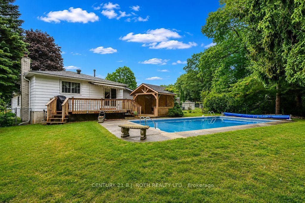 1037 Glen Eagles Crescent photo 49