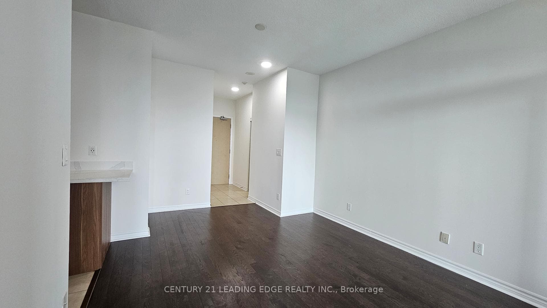 18 Holmes Avenue Unit 1915 photo 4