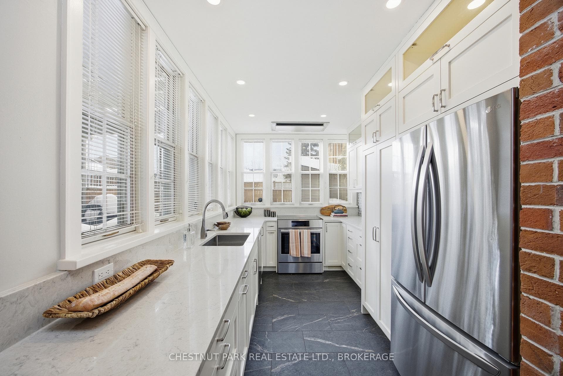 116 William Street photo 13