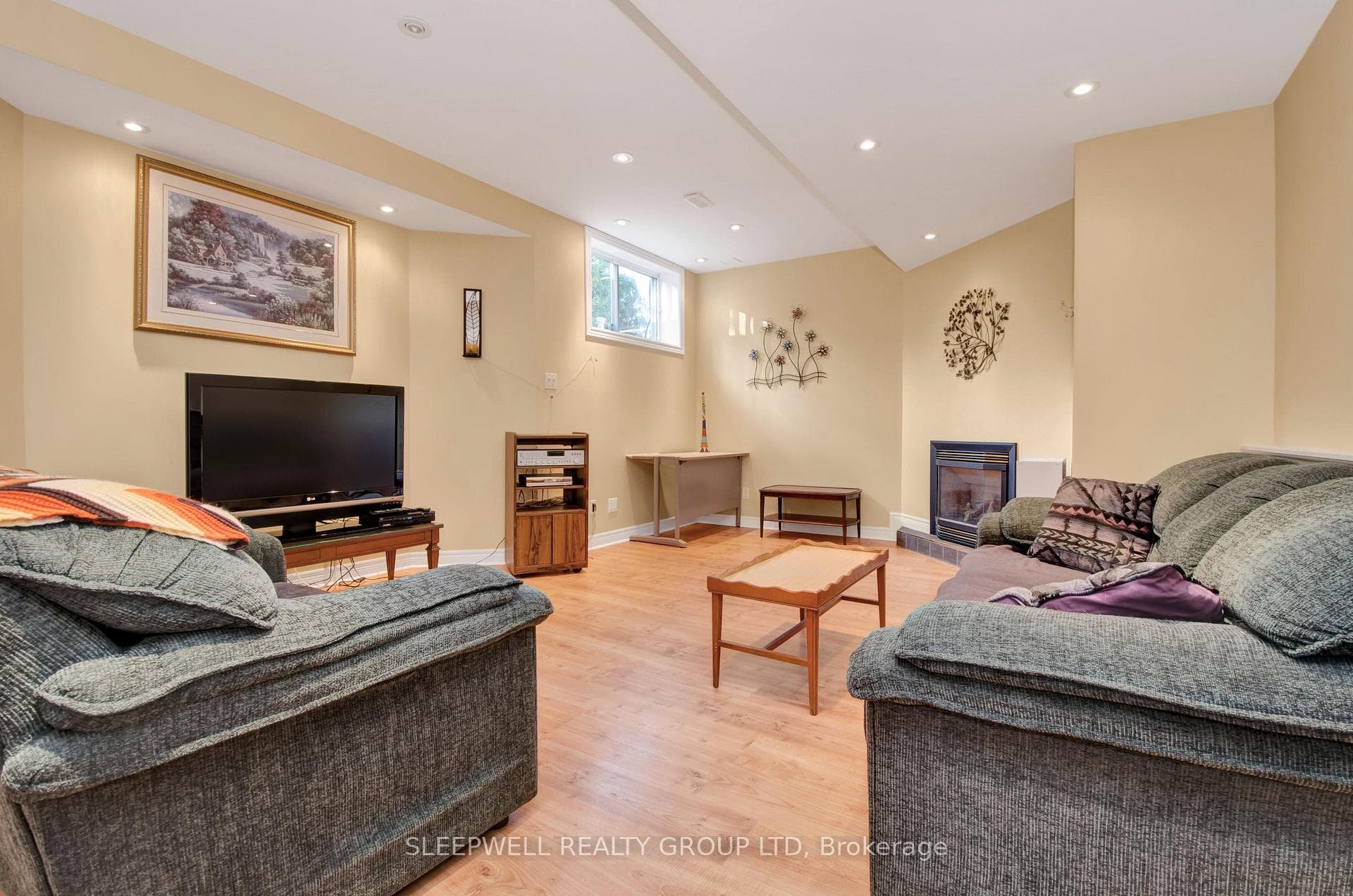 53 Mattawa Crescent photo 24