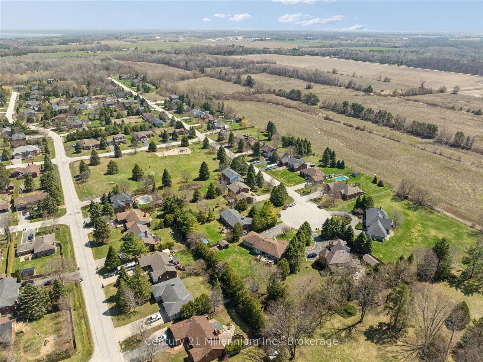 4 Blackburn Avenue photo 49