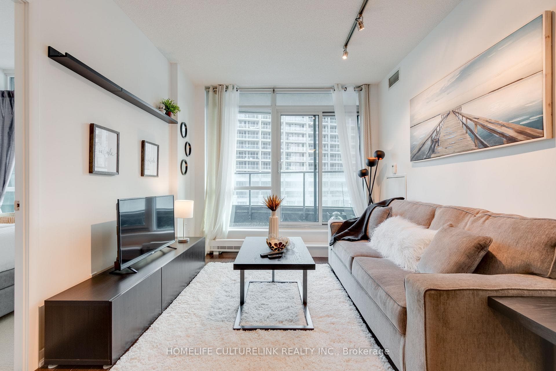 209 Fort York Boulevard Unit 777 photo 1