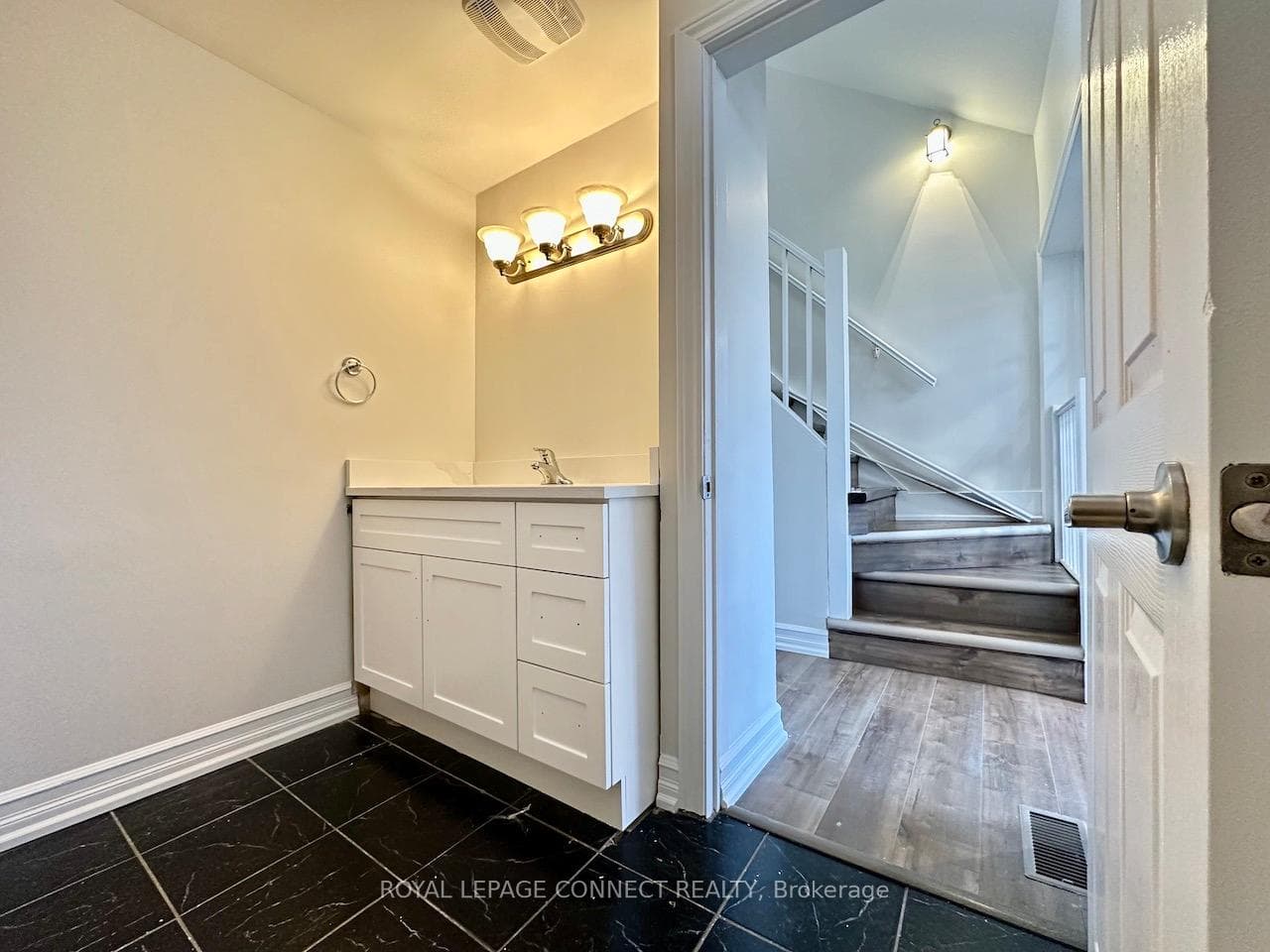 28 Willowlea Drive photo 13