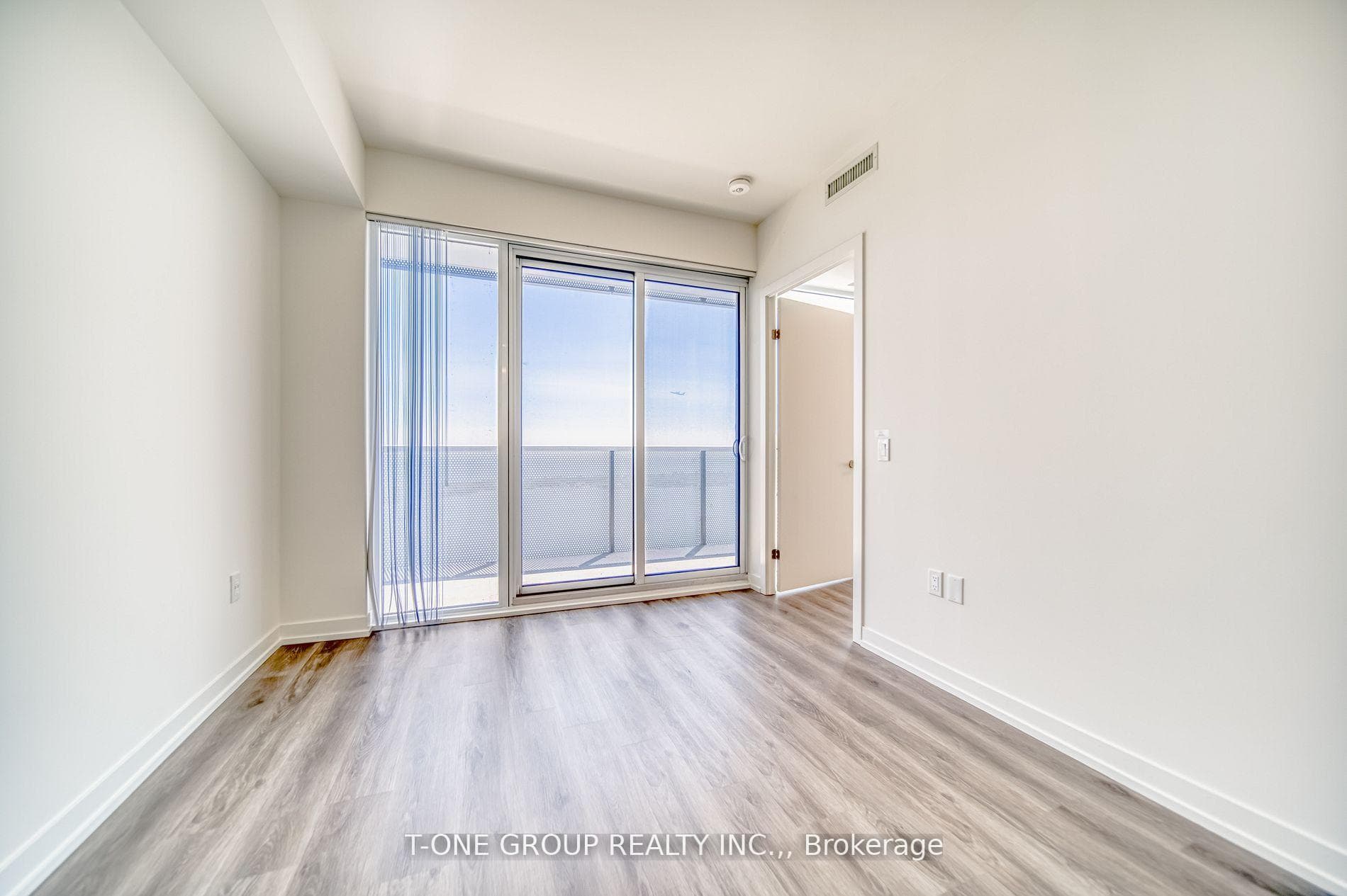 138 Downes Street Unit 6807 photo 4