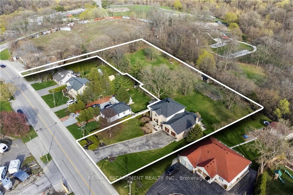 266 Sumach Drive photo 42