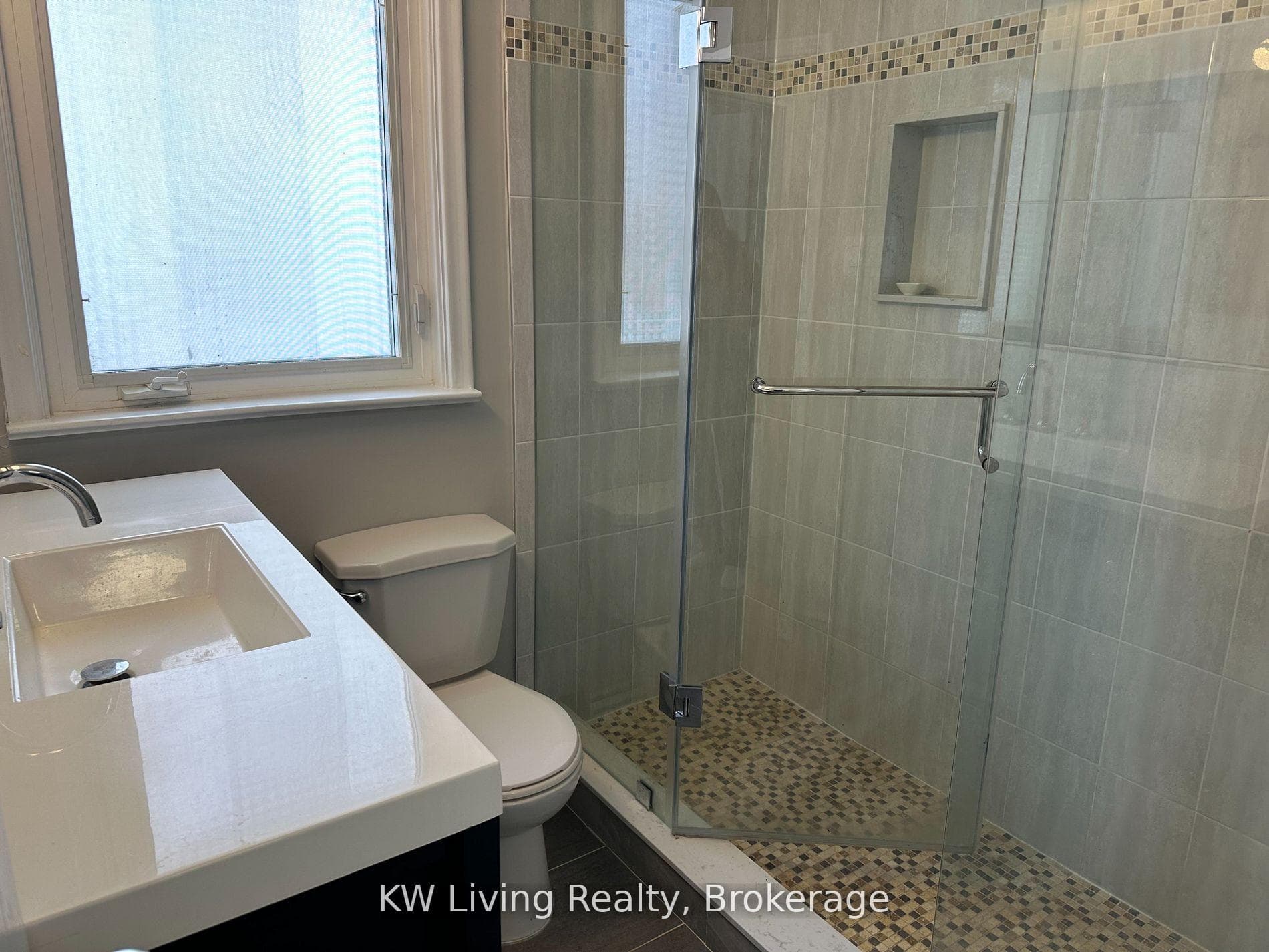 173 Sussex Avenue photo 11