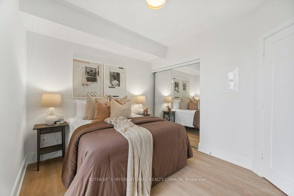 25 Broadway Avenue Unit 1907 photo 8