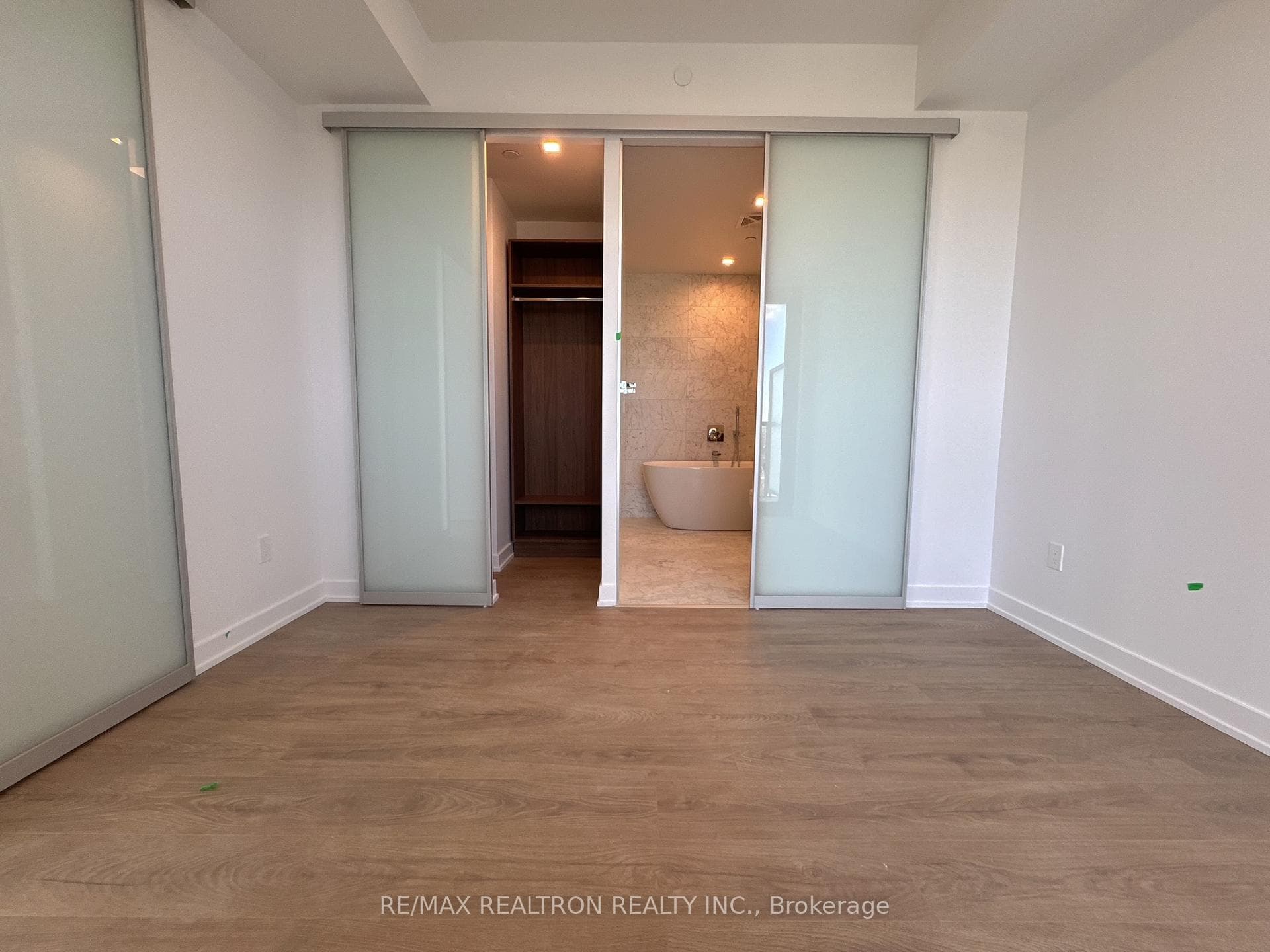 29 GREEN TRAIL Court Unit 2301 photo 18