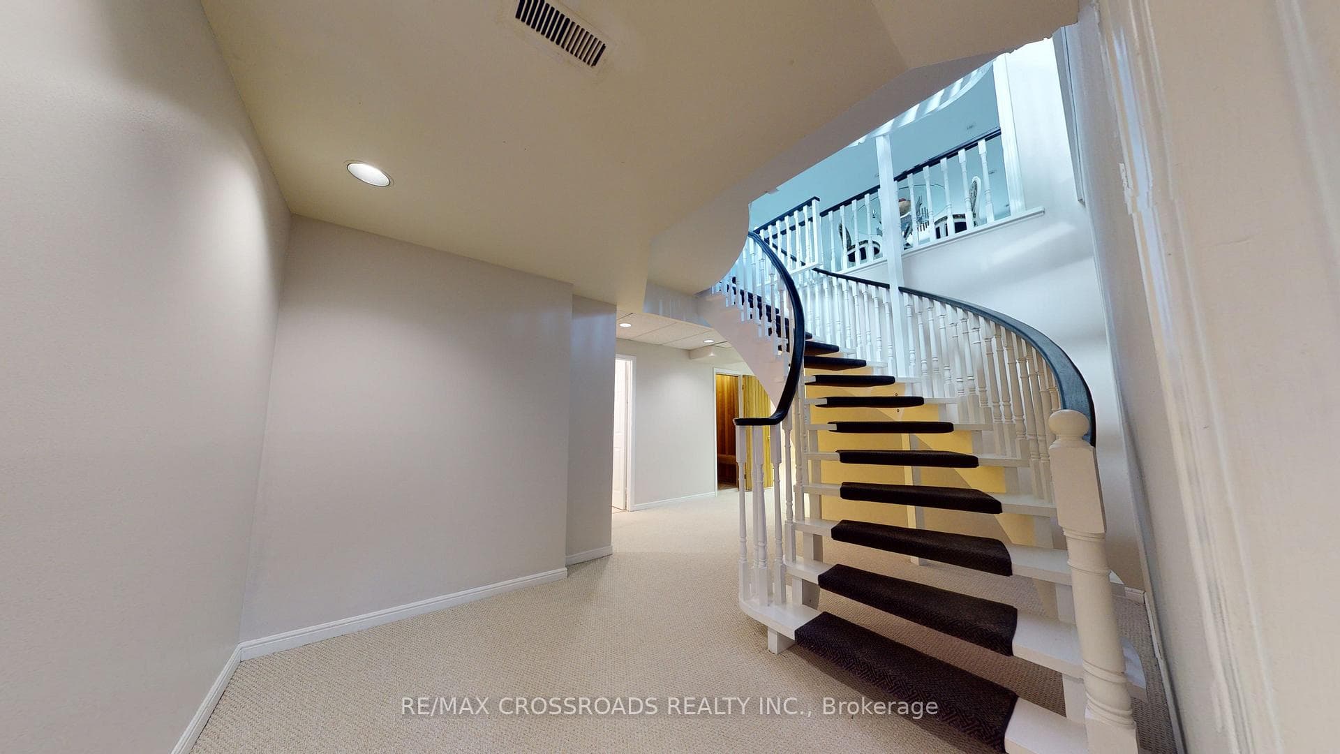 62 Garnier Court photo 32