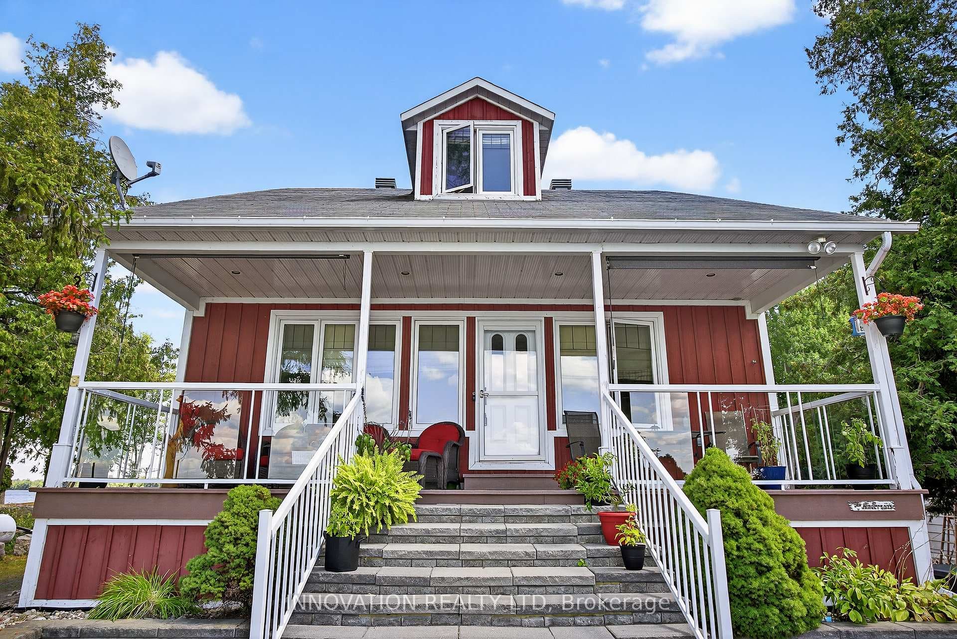 240 Birch Avenue photo 2